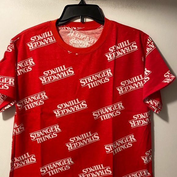 ⚫️ New Stranger Things tee all over print - medium - - Picture 2 of 6
